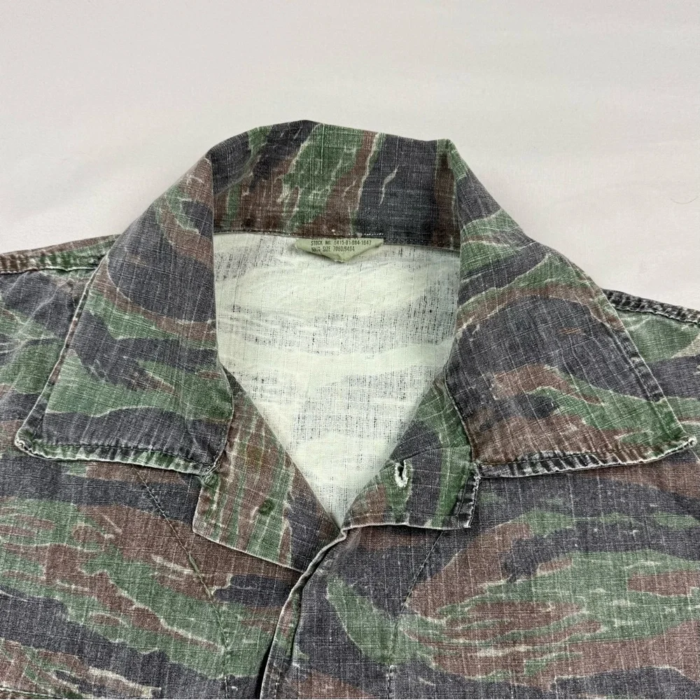 Vtg Tiger Stripe Camo BDU Jacket Sz Medium Military Combat B4